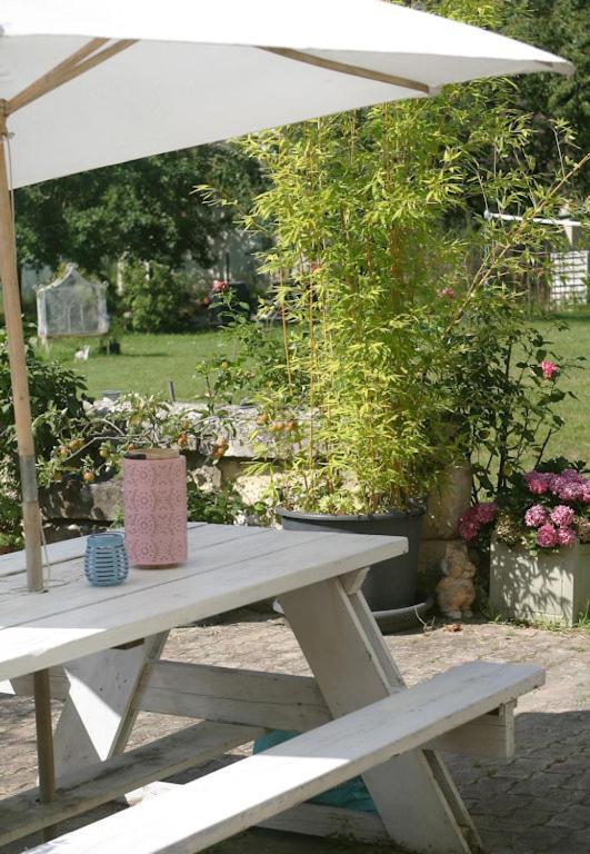 Bed and Breakfast Les Petites Mirabelles Noyers-sur-Cher Exterior foto